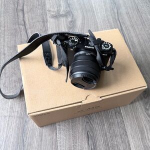 Fujifilm X-M5 Camera like new condition with camera case